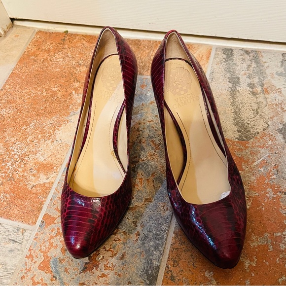 🐊Elegant Vince Camuto Leather Snake PrintHigh Heel Pumps! - Picture 2 of 16